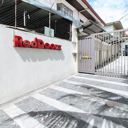 Reddoorz Plus @ A Rita Street San Juan San Juan  Esterno foto