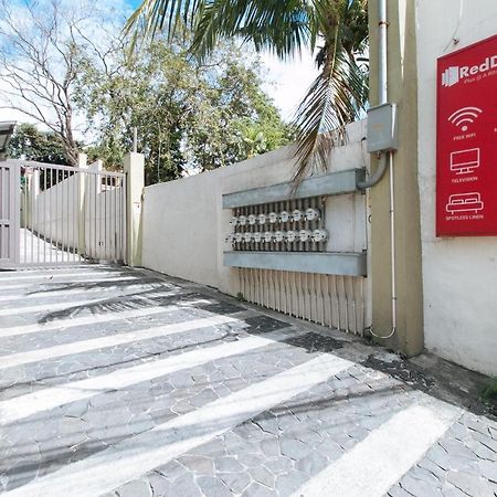 Reddoorz Plus @ A Rita Street San Juan San Juan  Esterno foto